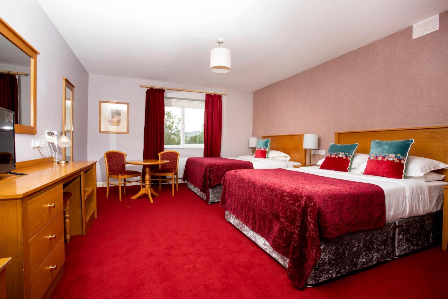 Donegal Manor Hotel Donegal Town ภายนอก รูปภาพ